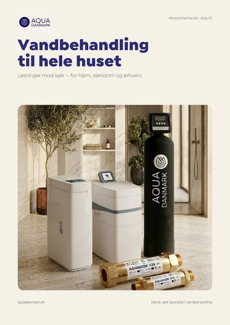 Forsiden af Aqua Danmarks produktkatalog 2026/2027 med blødgøringsanlæg og AQUABION-enheder